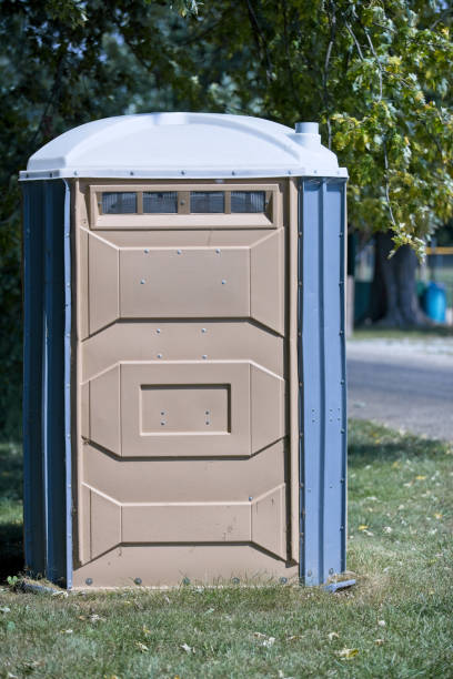 Porta potty delivery and setup in La Cygne, KS